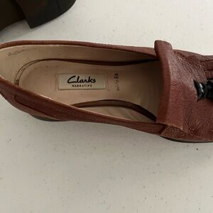 Clarks size 4 1/2 UK brown leather loafers